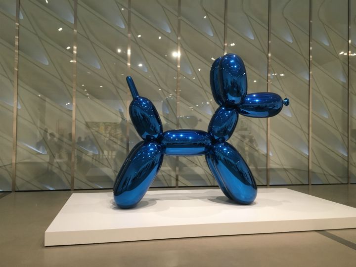 The Broad museum LA balloon dog